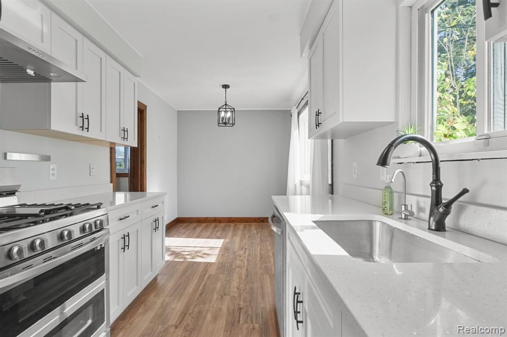 723 Sweetbriar, Milford, MI 48381 — Photo 12