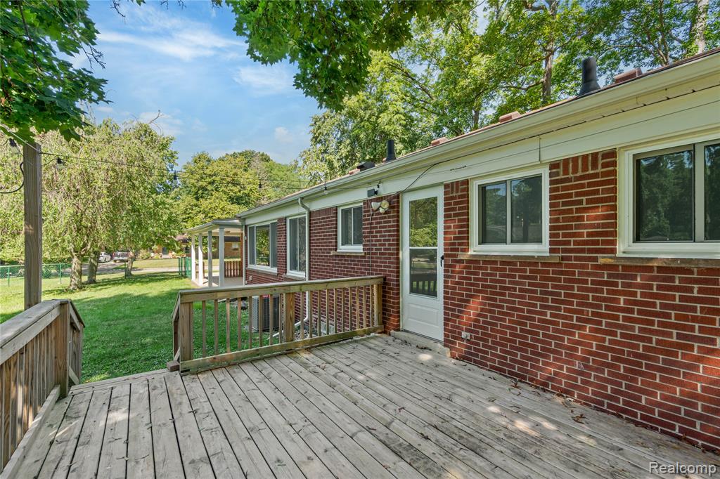 8293 Woodcrest Drive, Grosse Ile, MI 48138 — Photo 15