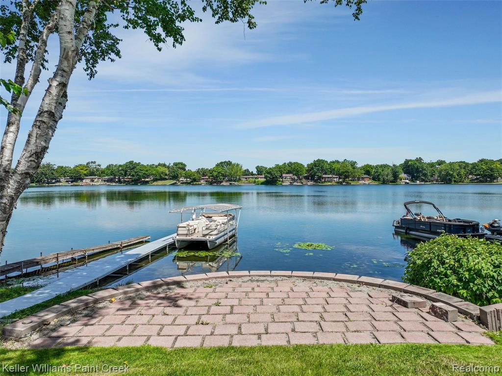 5842 Pleasant Drive, Waterford, MI 48329 — Photo 34