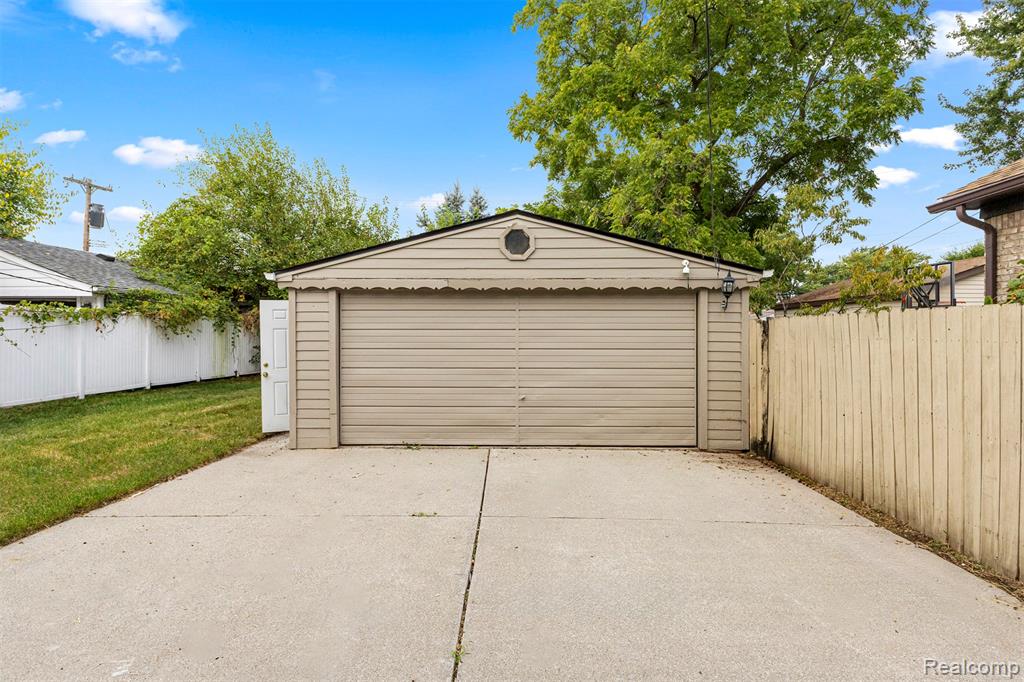 5655 Robindale Avenue, Dearborn Heights, MI 48127 — Photo 20
