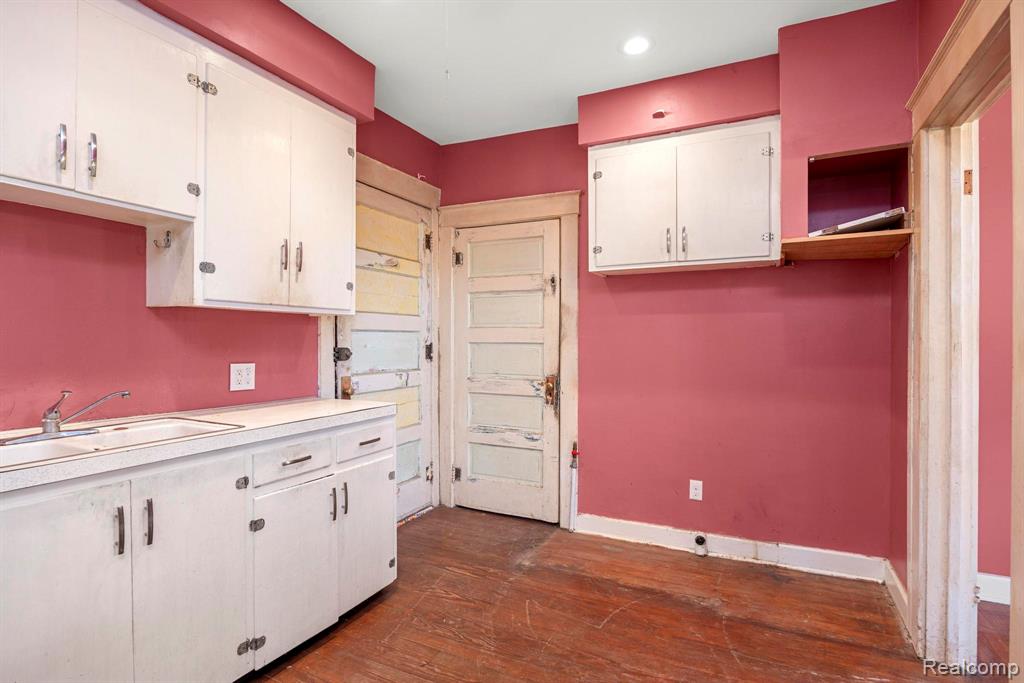 730 Indianwood Road, Lake Orion, MI 48362 — Photo 17