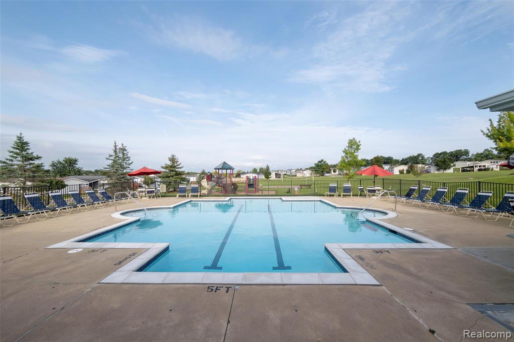 5201 Millstone, Milford, MI 48380 — Photo 27