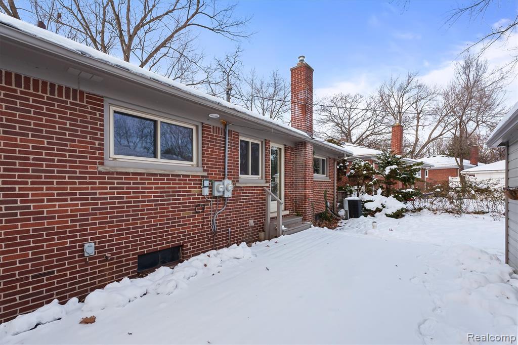42583 Five Mile Road, Plymouth, MI 48170 — Photo 22