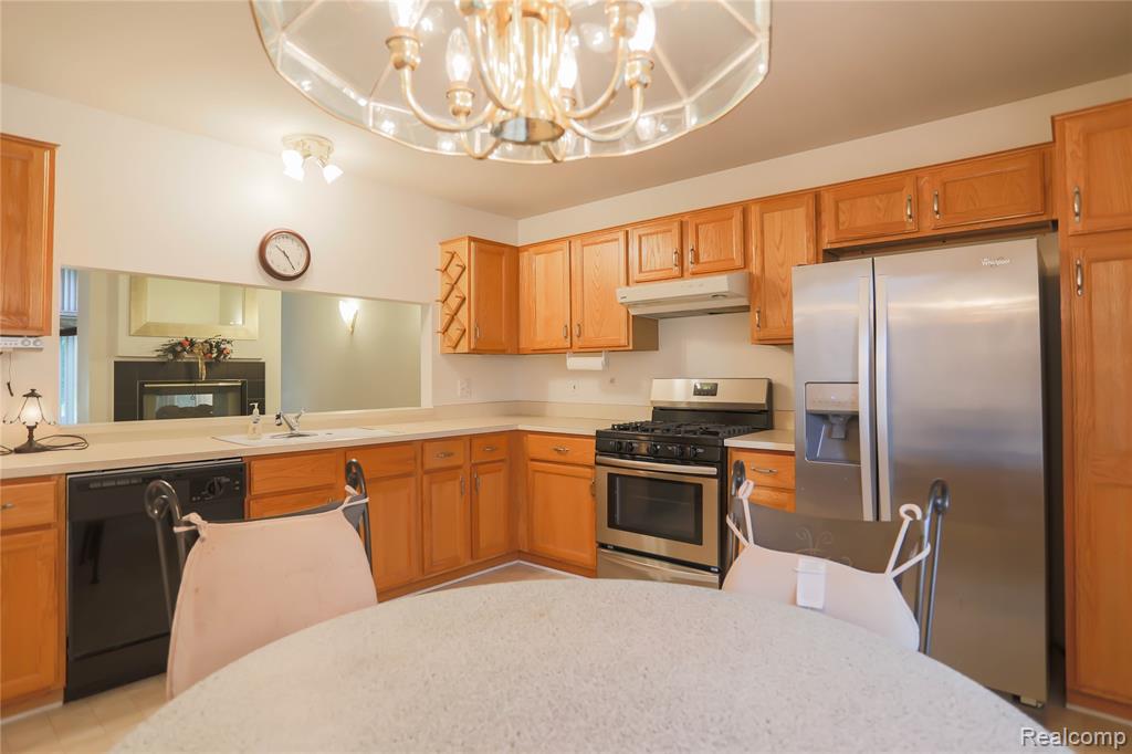 16768 Pearlcreek Court N, Macomb, MI 48042 — Photo 21