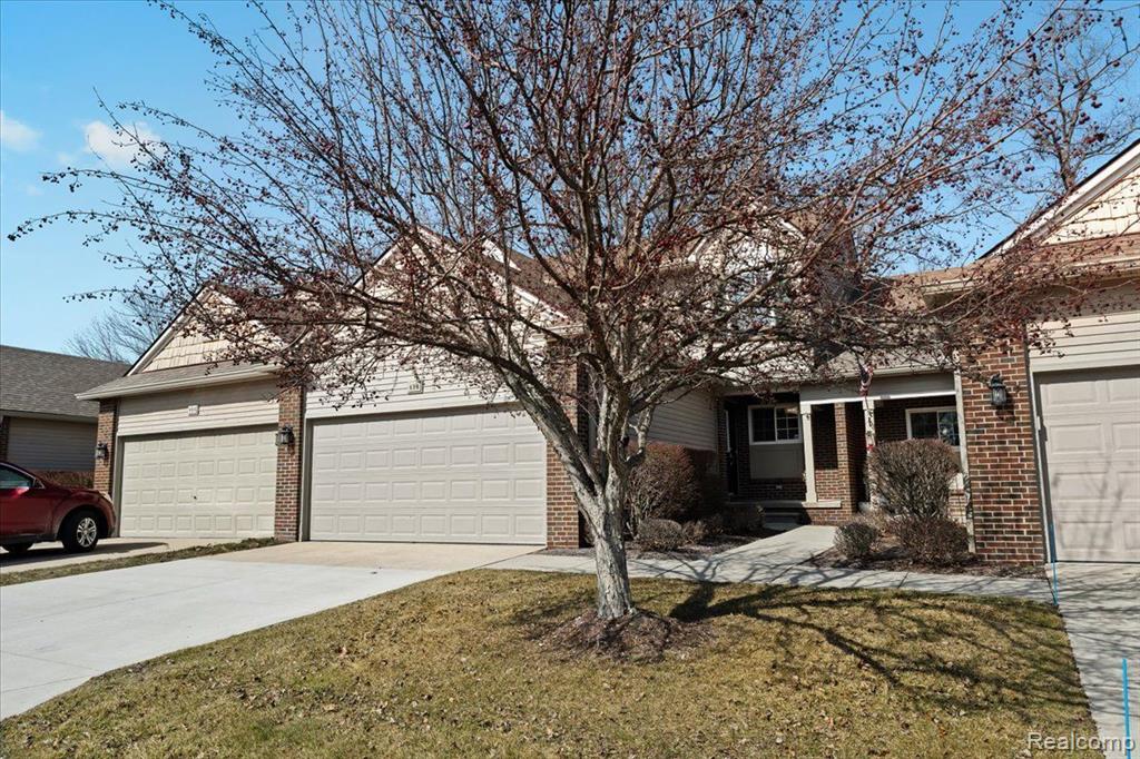 480 NEWBERRY Lane, Howell, MI 48843 — Photo 2
