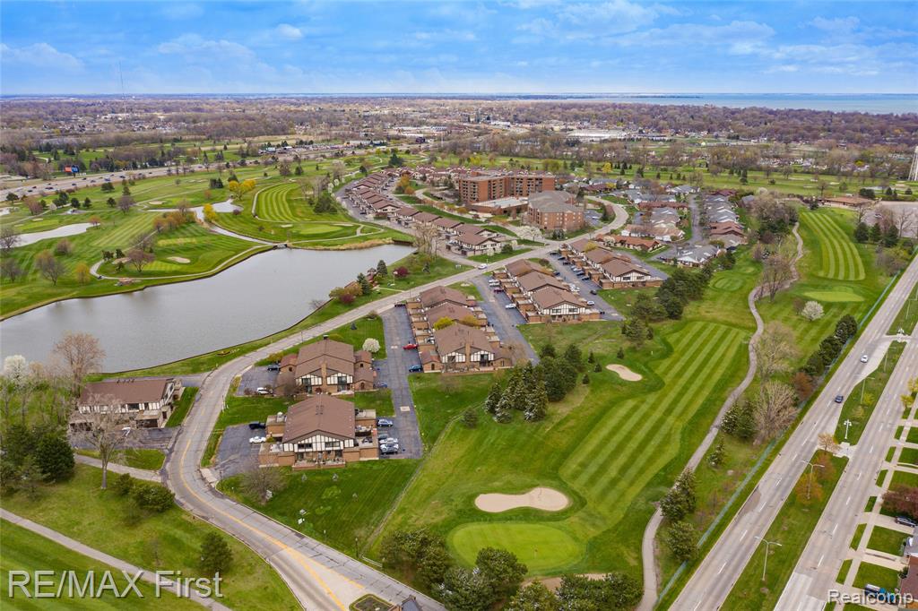 915 Country Club Drive, 32, Saint Clair Shores, MI 48082 — Photo 33