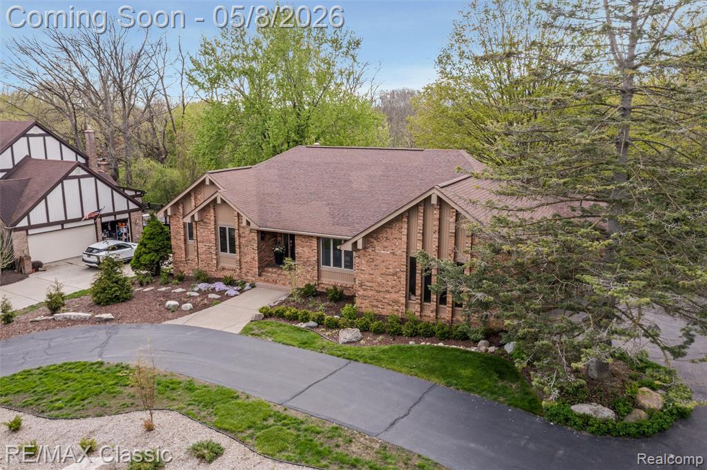 20419 Woodcreek Boulevard, Northville, MI 48167 — Photo 4