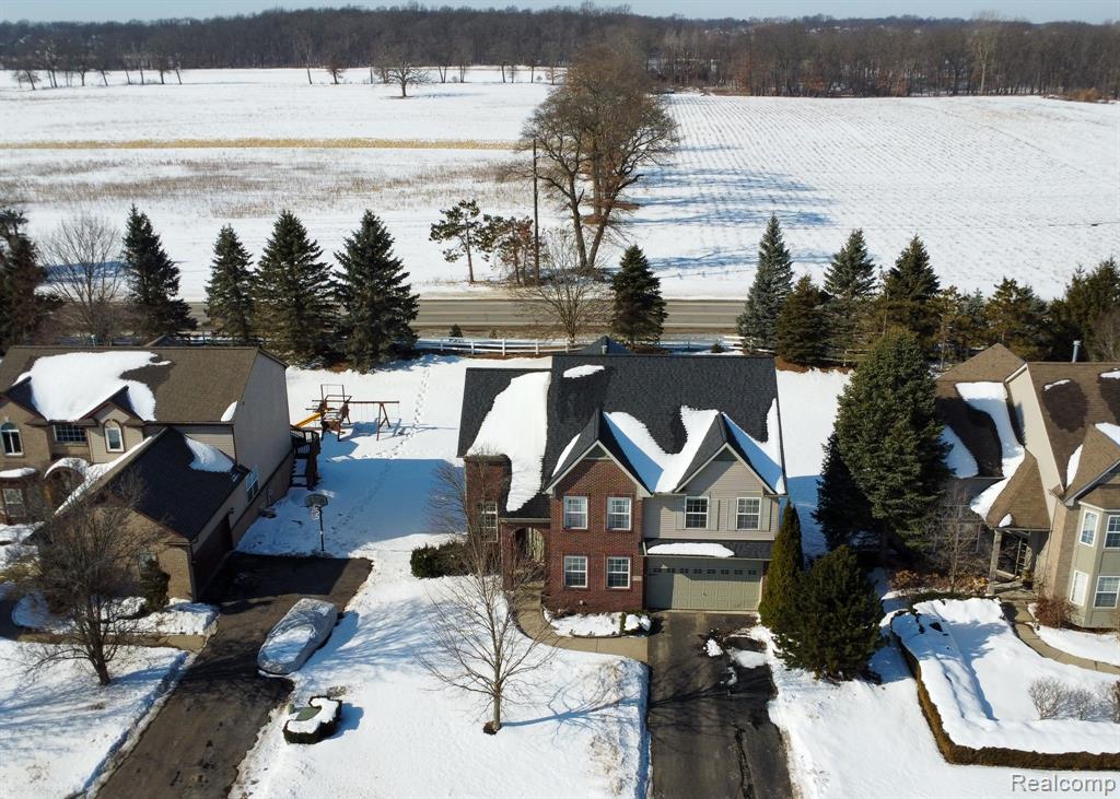 5731 Bingham Drive, Commerce Twp, MI 48382 — Photo 46