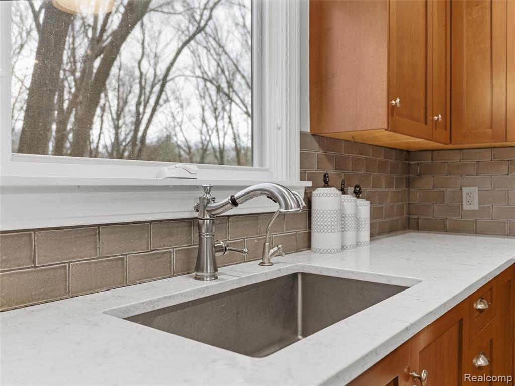 4495 Maybee Road, Lake Orion, MI — Photo 23
