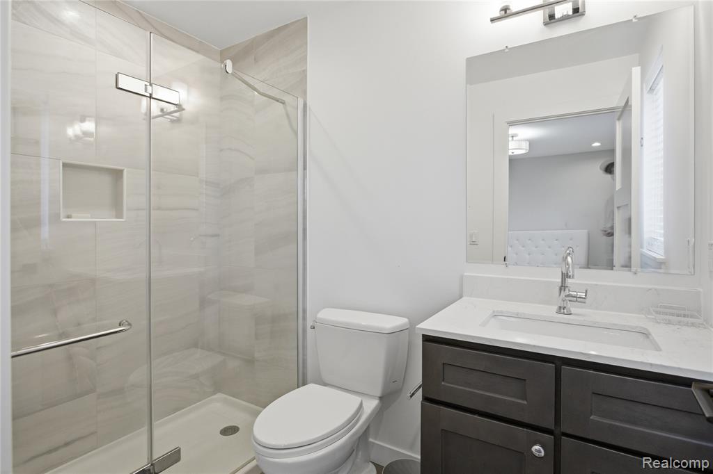 4221 W 14 Mile Road, Royal Oak, MI 48073 — Photo 34