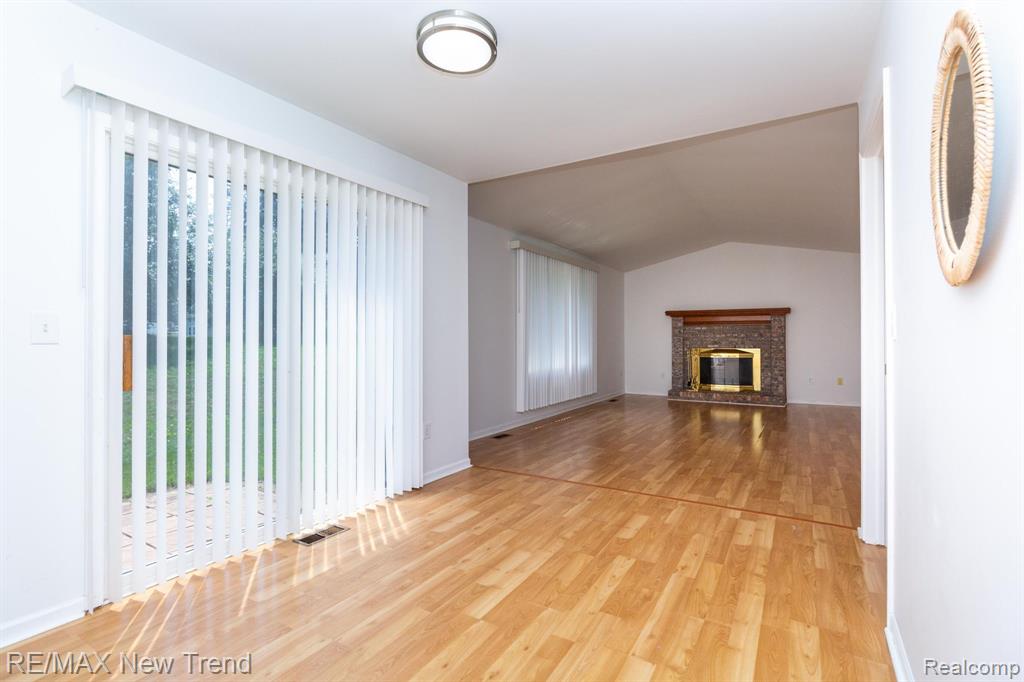 25935 Junction, Novi, MI — Photo 15