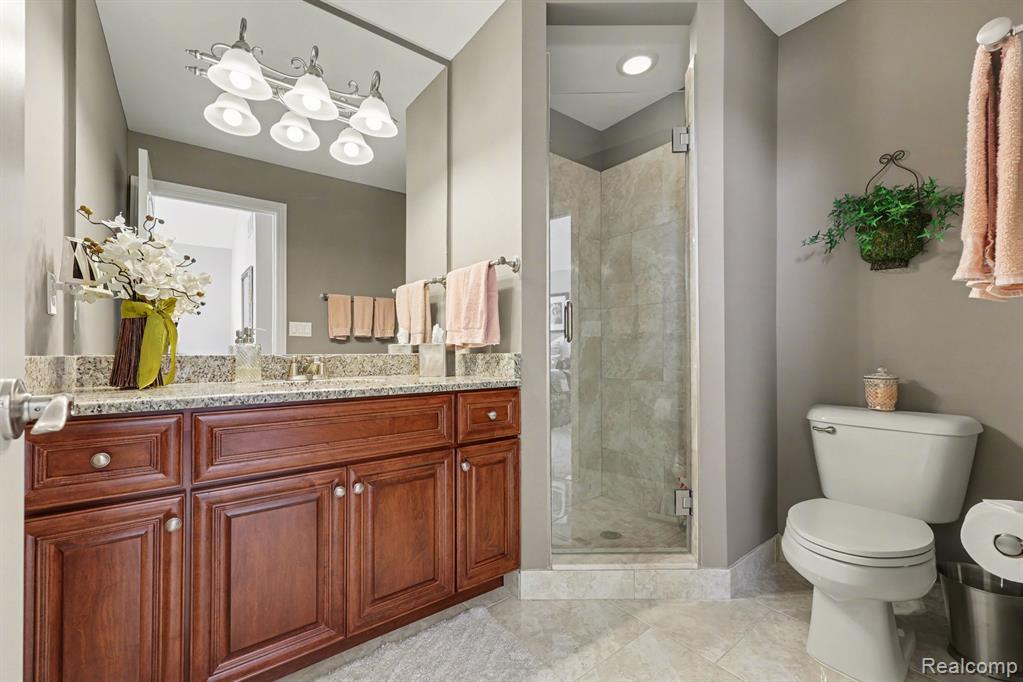 6641 Shadydale Drive, Shelby Twp, MI 48316 — Photo 15