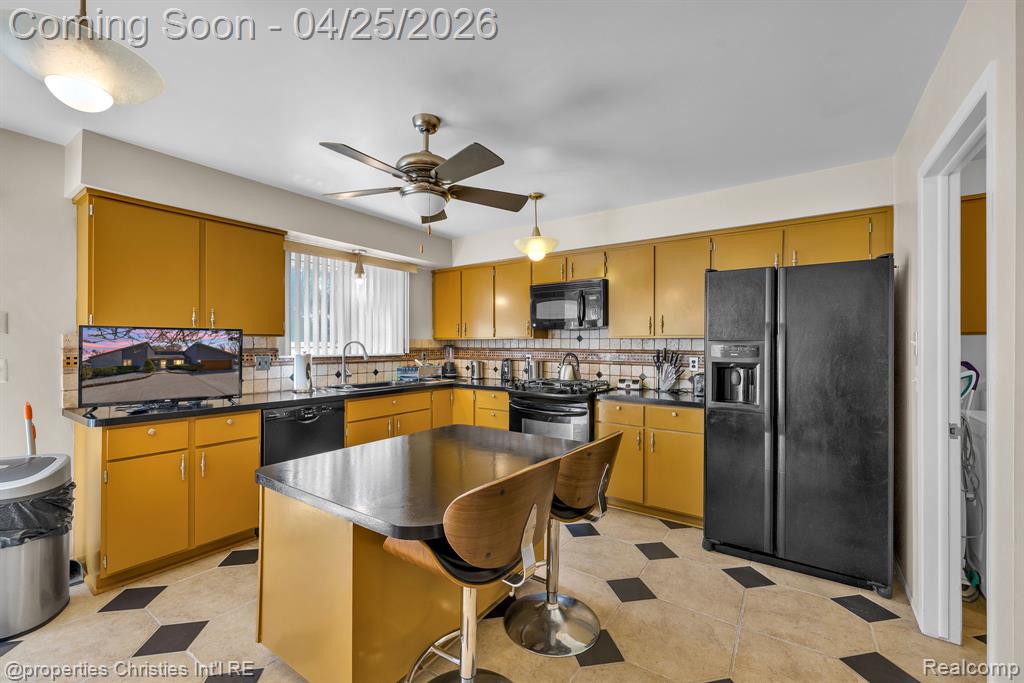 7573 Ashburton Court, West Bloomfield, MI — Photo 38