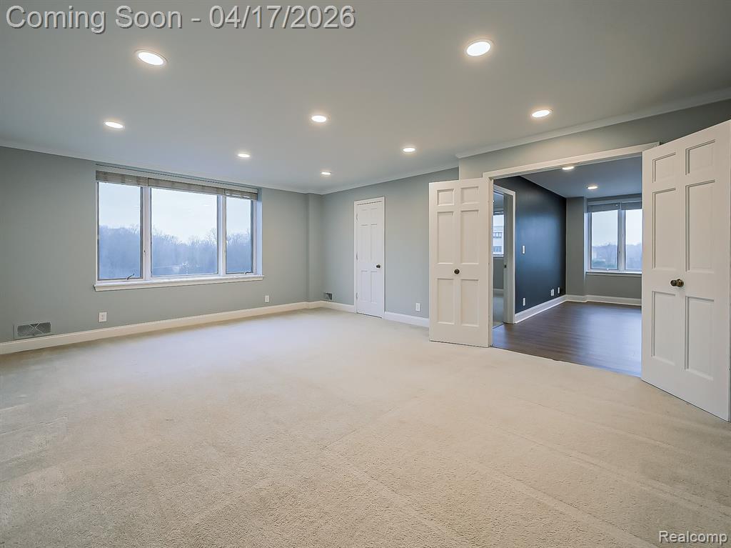 43000 12 Oaks Crescent Drive, 5022, Novi, MI 48377 — Photo 18