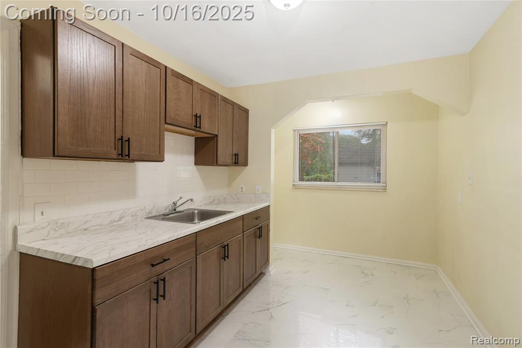 8348 Terry Street, Detroit, MI 48228 — Photo 12