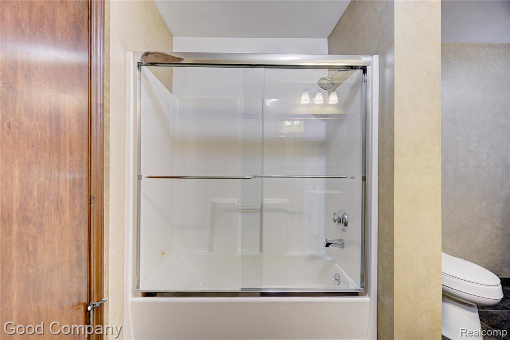 53400 Tundra Drive, Shelby Twp, MI 48316 — Photo 32