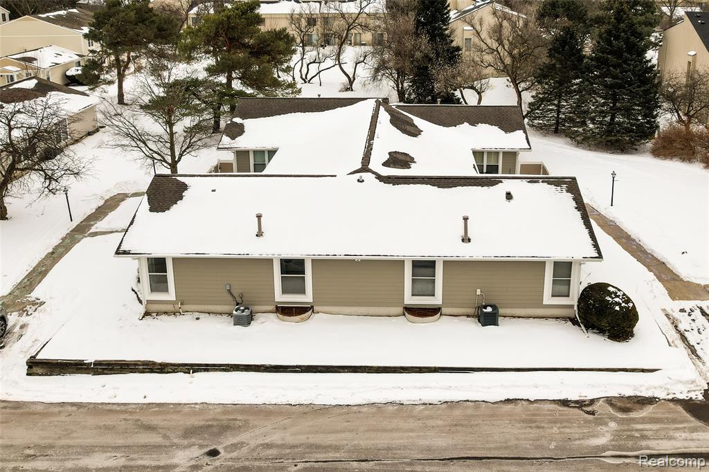 39615 Village Wood Lane, Novi, MI — Photo 39