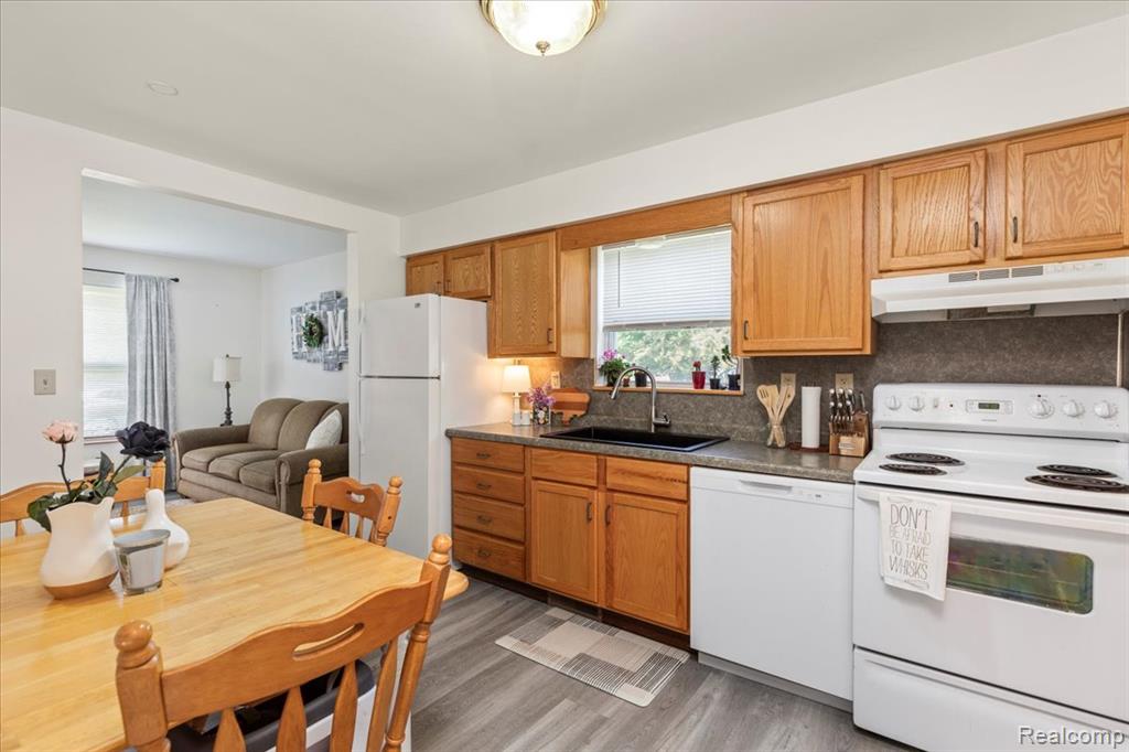 501 Front Street, Holly, MI 48442 — Photo 17