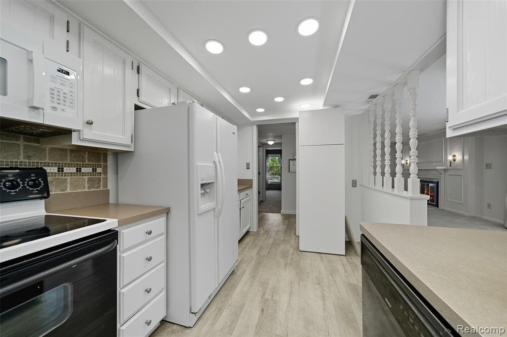 19710 W 13 Mile Road, 108, Beverly Hills, MI 48025 — Photo 7