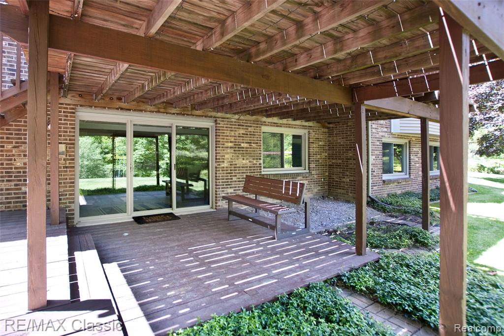 44500 Louvert Court, Novi, MI — Photo 48
