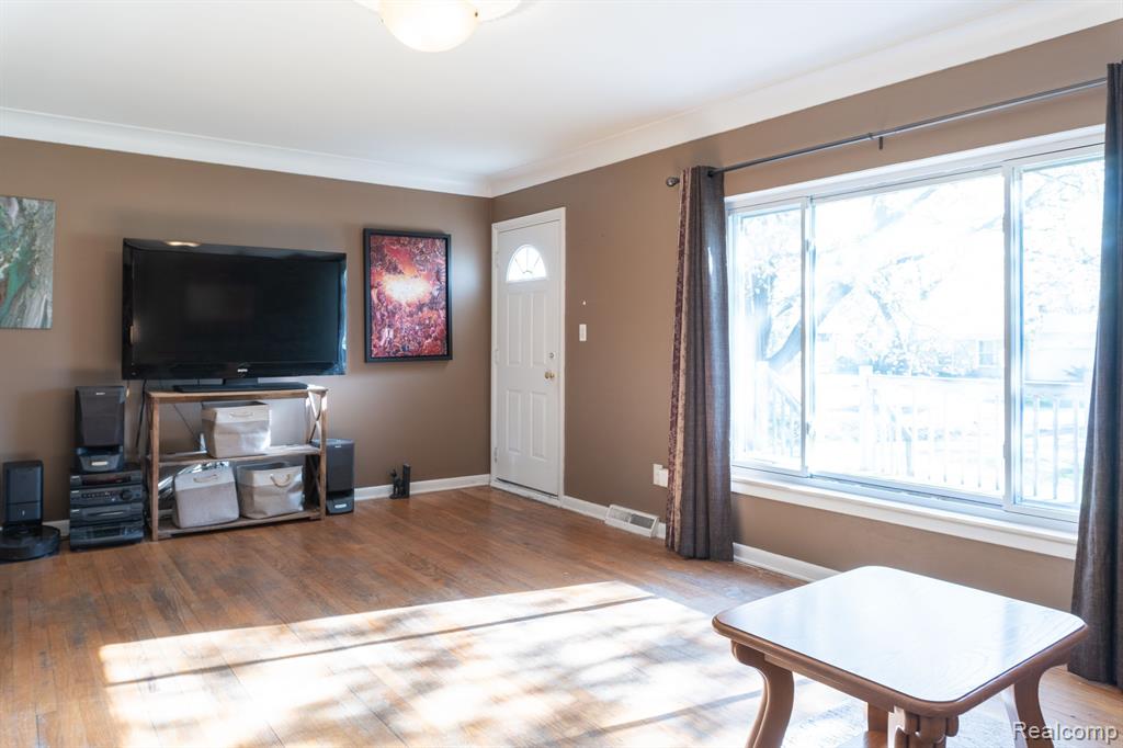 2546 CARLTON Drive, Ann Arbor, MI 48108 — Photo 7