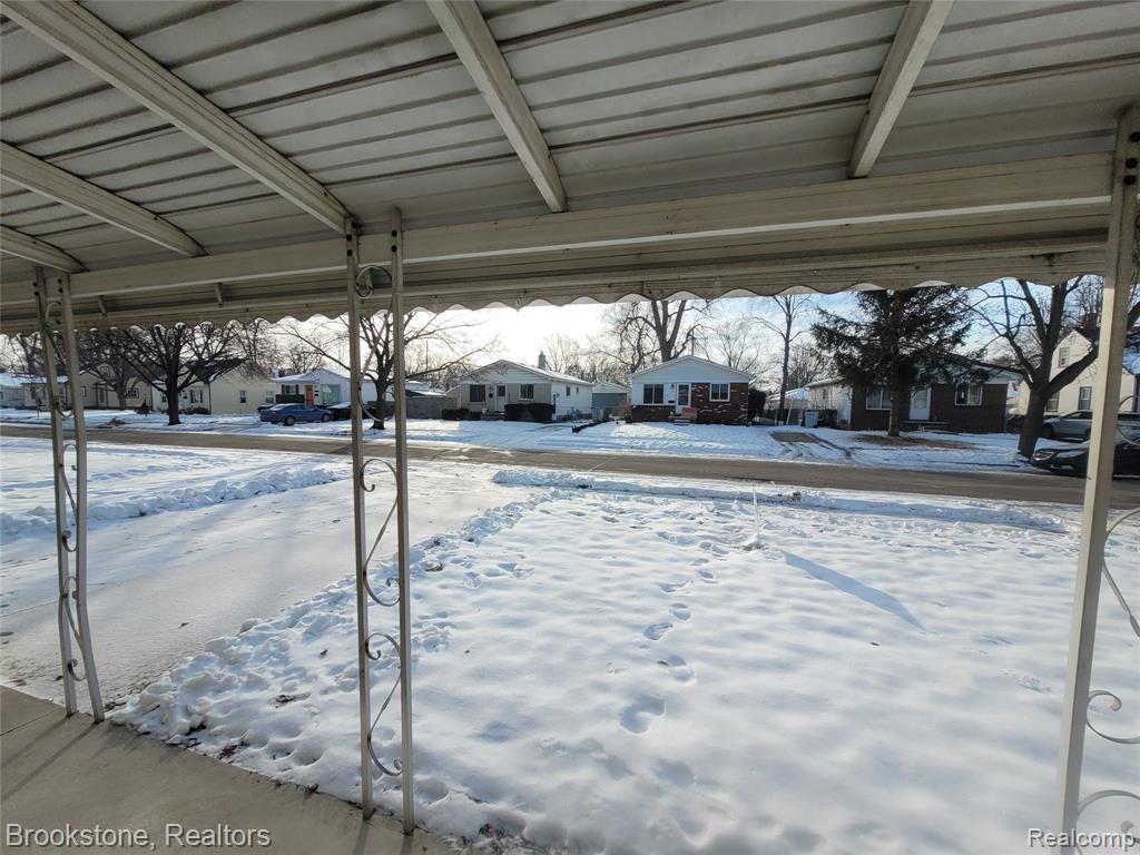 438 W Goulson Avenue, Hazel Park, MI 48030 — Photo 13