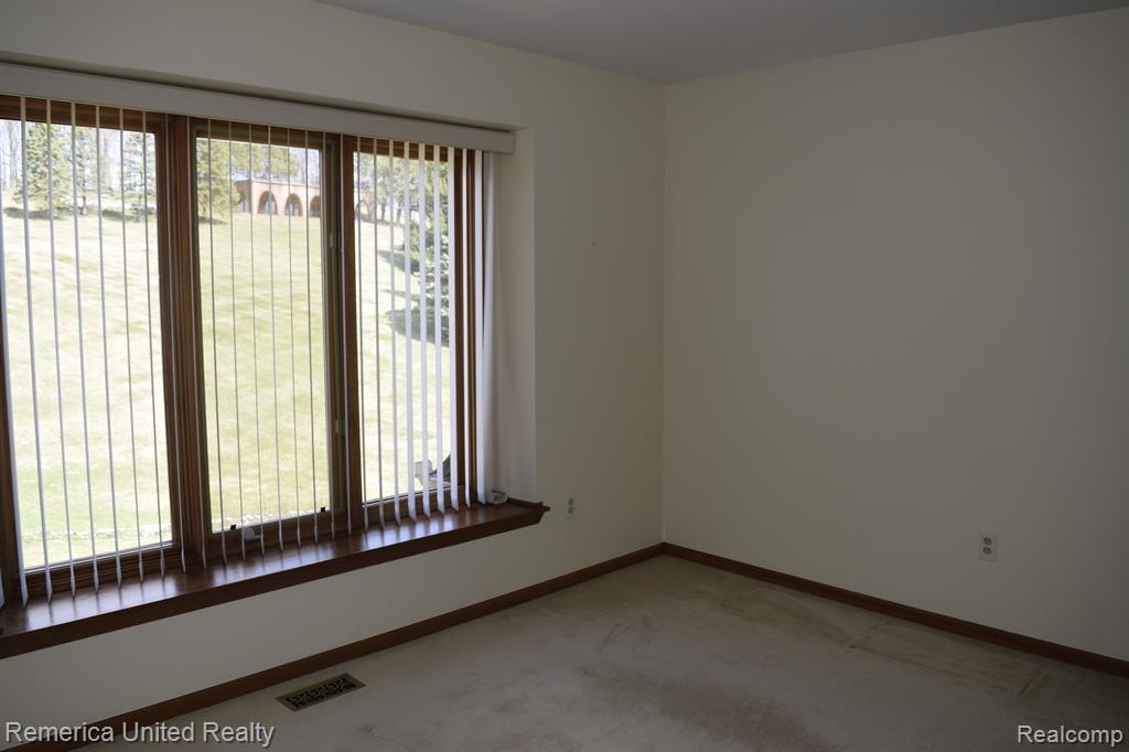 37786 Siena Drive, Farmington Hills, MI 48331 — Photo 7