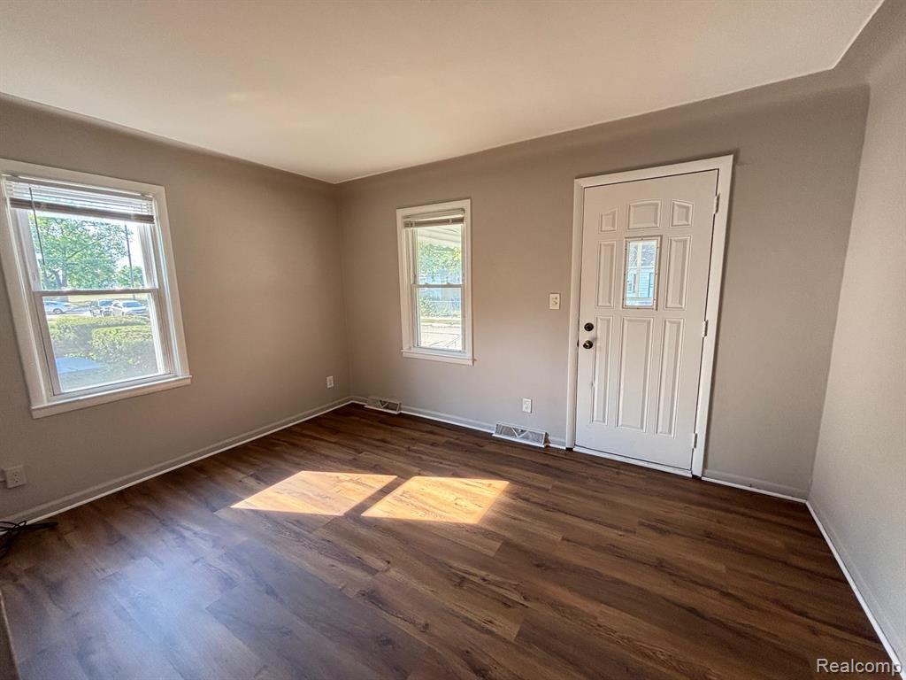 7034 Yacht Avenue, Warren, MI 48091 — Photo 2