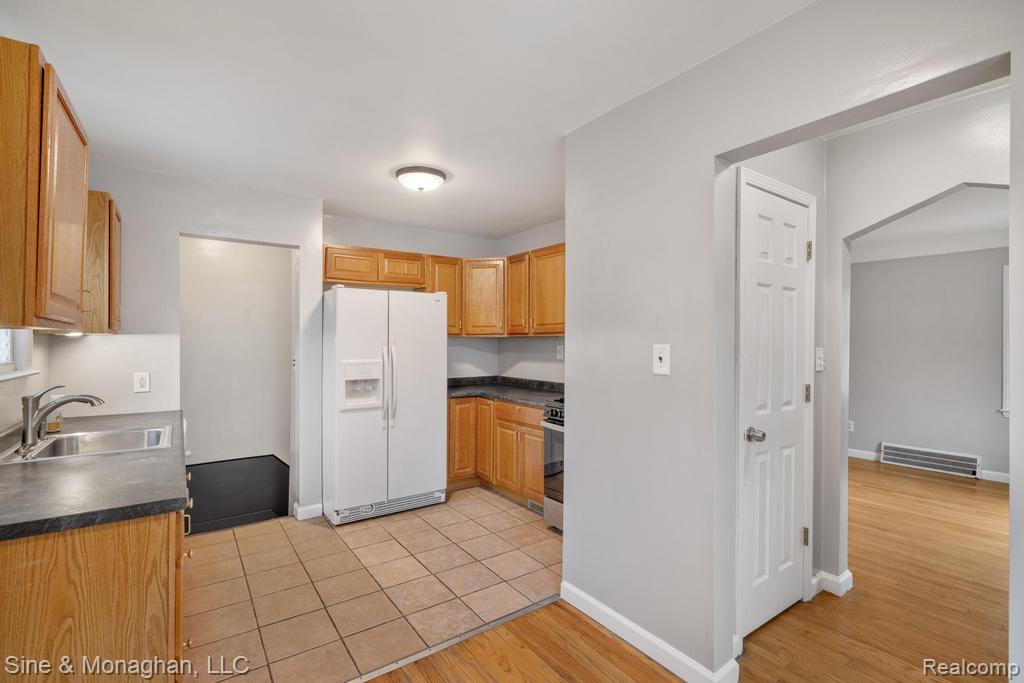 7854 Jackson Street, Taylor, MI 48180 — Photo 7