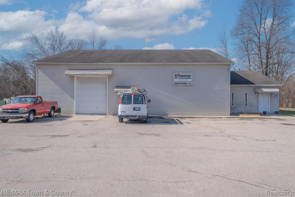 2170 LAVELLE Road, Flint, MI 48504 — Photo 4