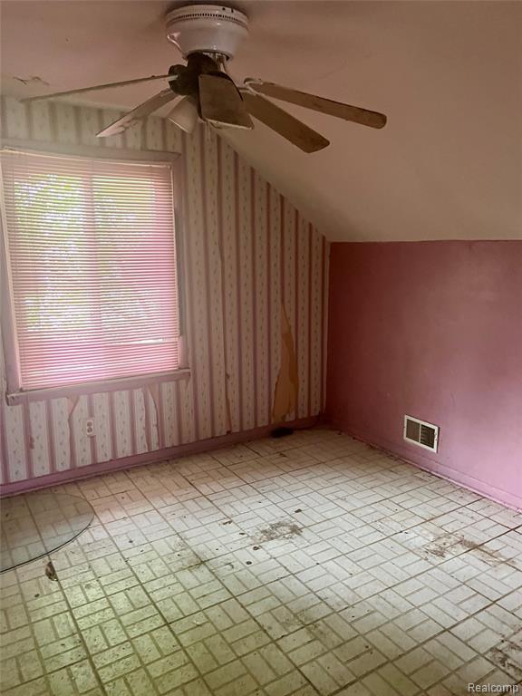 638 W Pulaski Avenue, Flint, MI 48505 — Photo 2