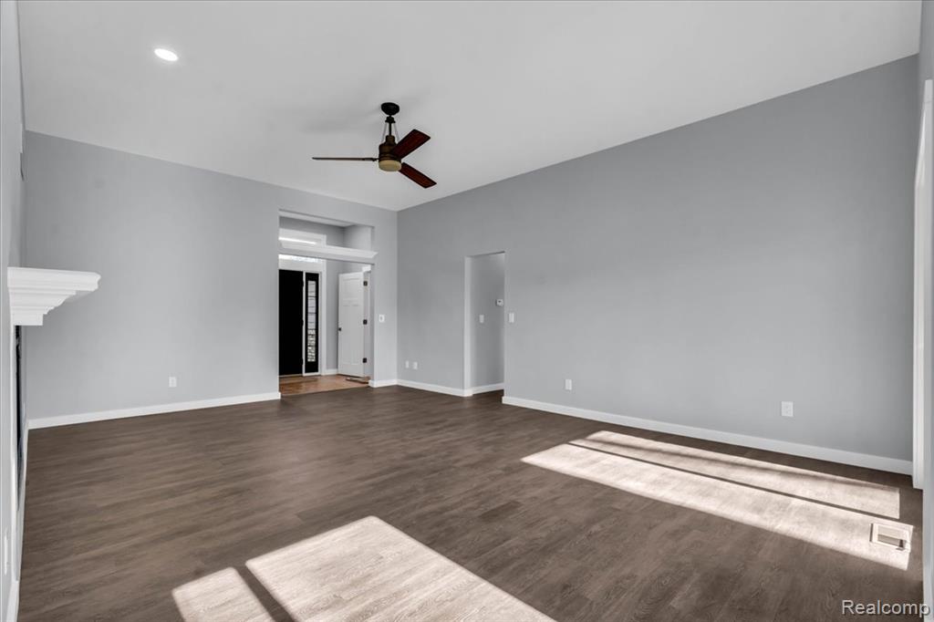 10557 Skeman Road, Brighton, MI 48114 — Photo 9