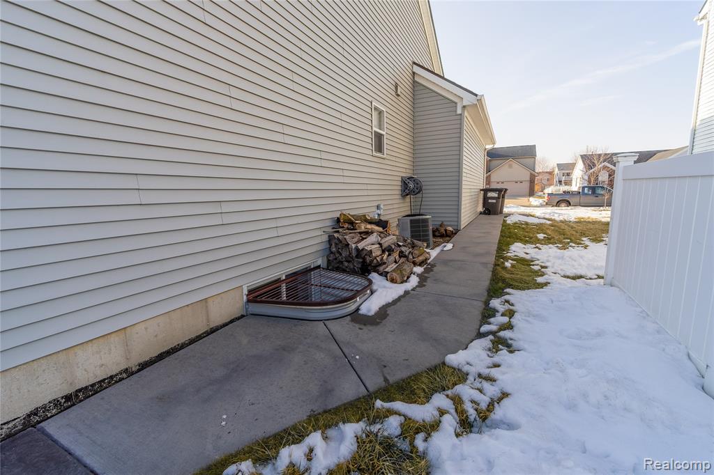 9054 Rock Harbor Drive, Newport, MI 48166 — Photo 50