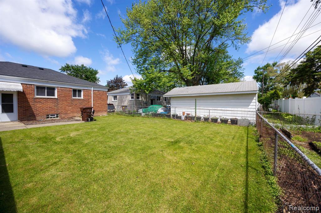 4297 EASTLAWN Avenue, Wayne, MI 48184 — Photo 9