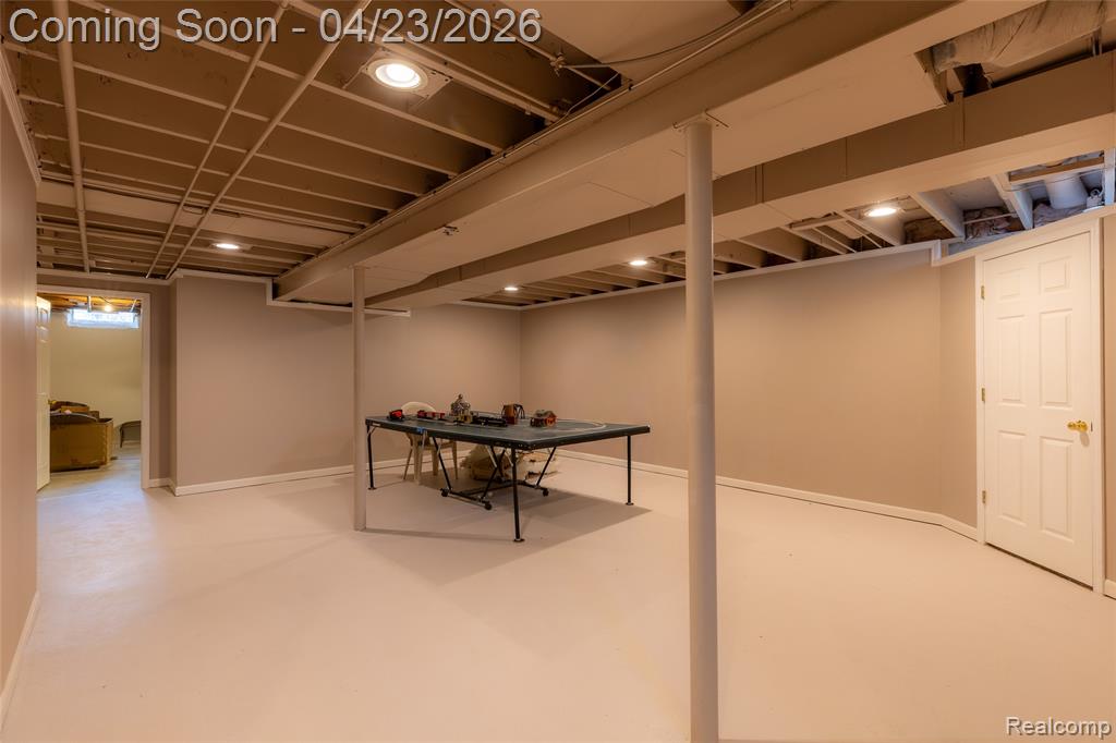 3915 Winslow Drive, Auburn Hills, MI 48326 — Photo 37