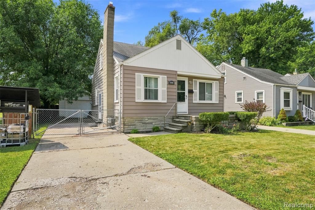 2400 Guthrie Avenue, Royal Oak, MI 48067