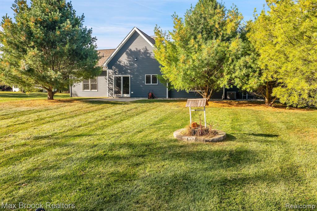 6300 HAZARD Road, Fenton, MI 48430 — Photo 33
