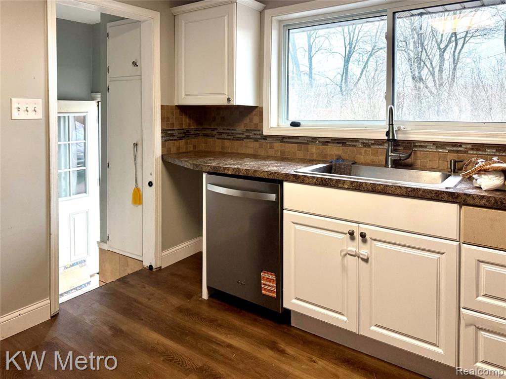 5036 Beecher Road, Flint, MI 48532 — Photo 17