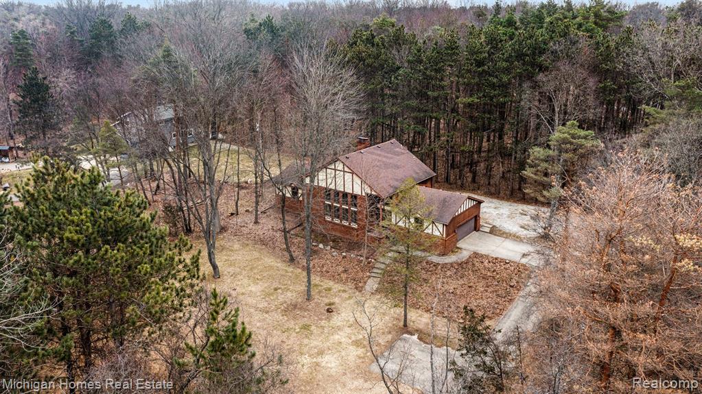 885 Rustic Village Lane, Lake Orion, MI 48362 — Photo 38