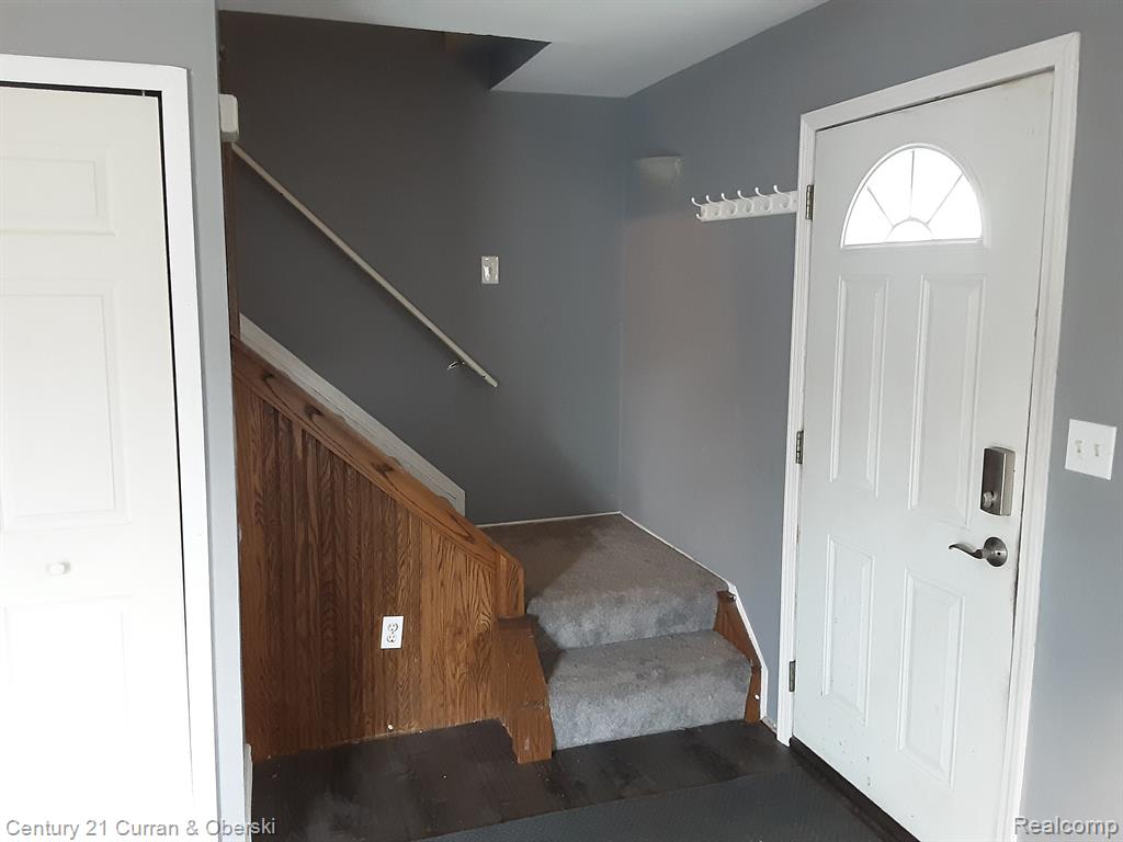 41279 S WOODBURY GREEN Drive, Belleville, MI 48111 — Photo 16