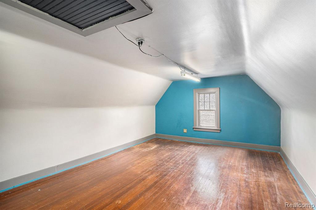110 LAKE Street, Holly, MI 48442 — Photo 16