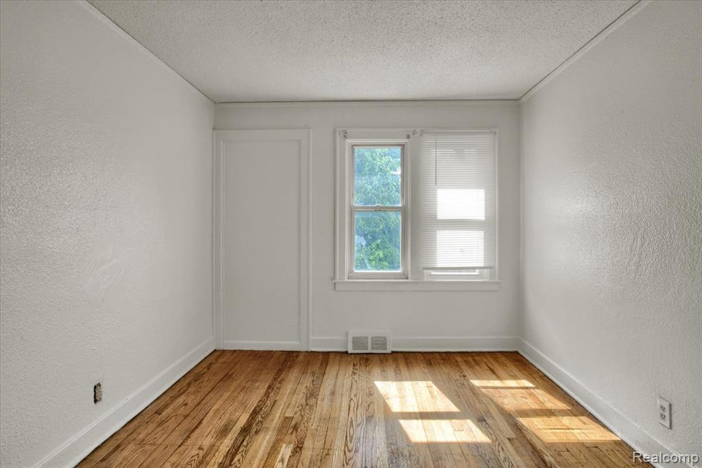 8335 Wisconsin Street, Detroit, MI 48204 — Photo 34