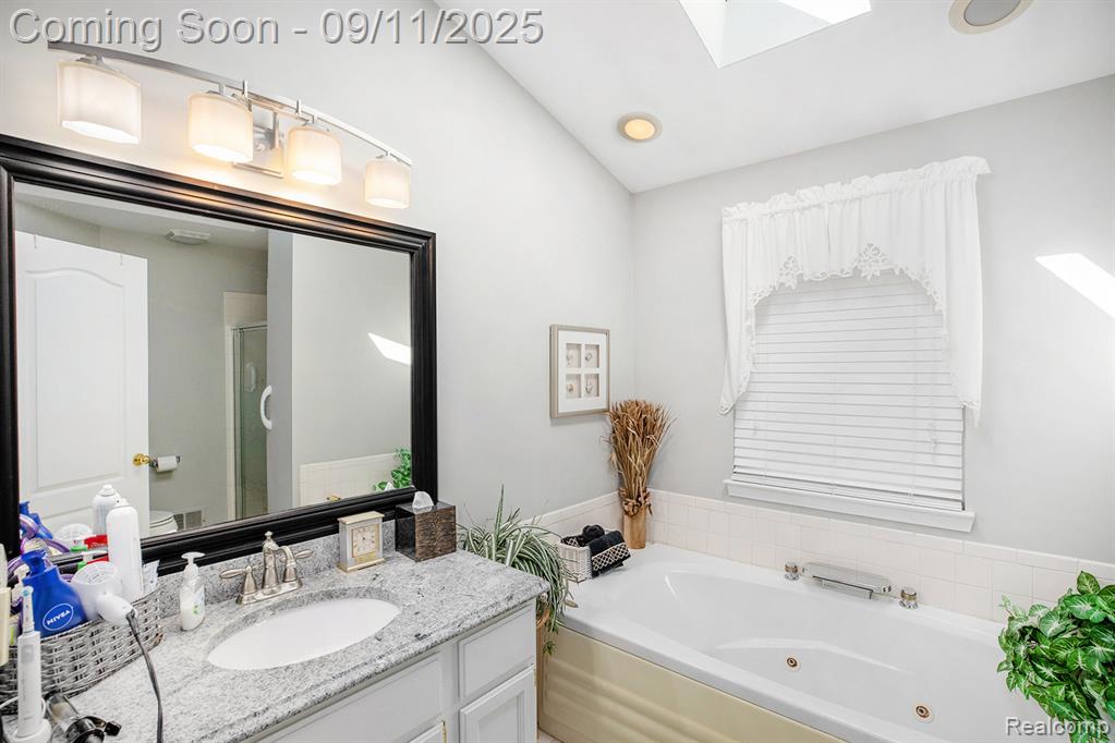 5886 Creekside Drive, Troy, MI 48085 — Photo 15