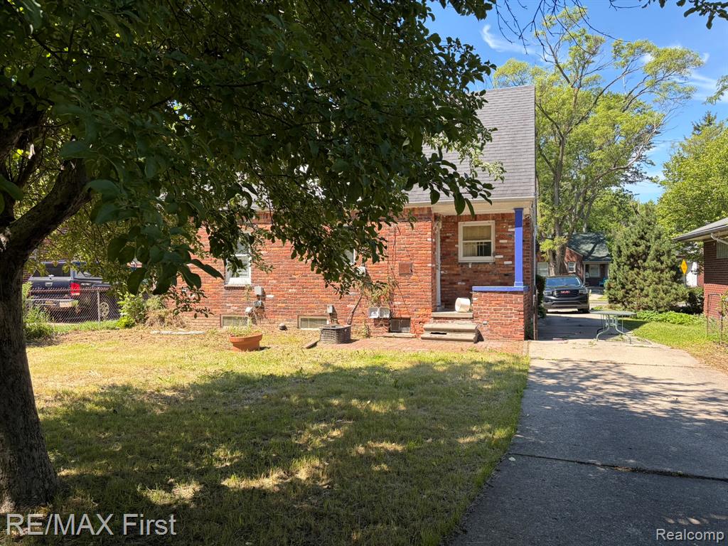 6334 Hereford Street, Detroit, MI 48224 — Photo 12