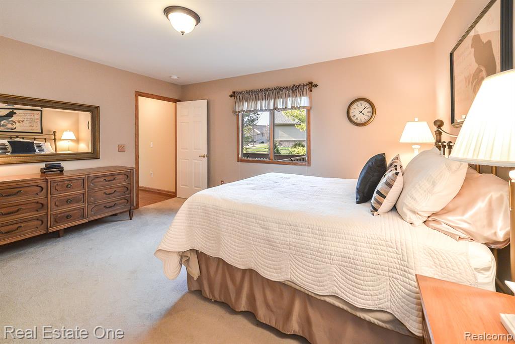 938 MILDRED J Court, Brighton, MI 48116 — Photo 22
