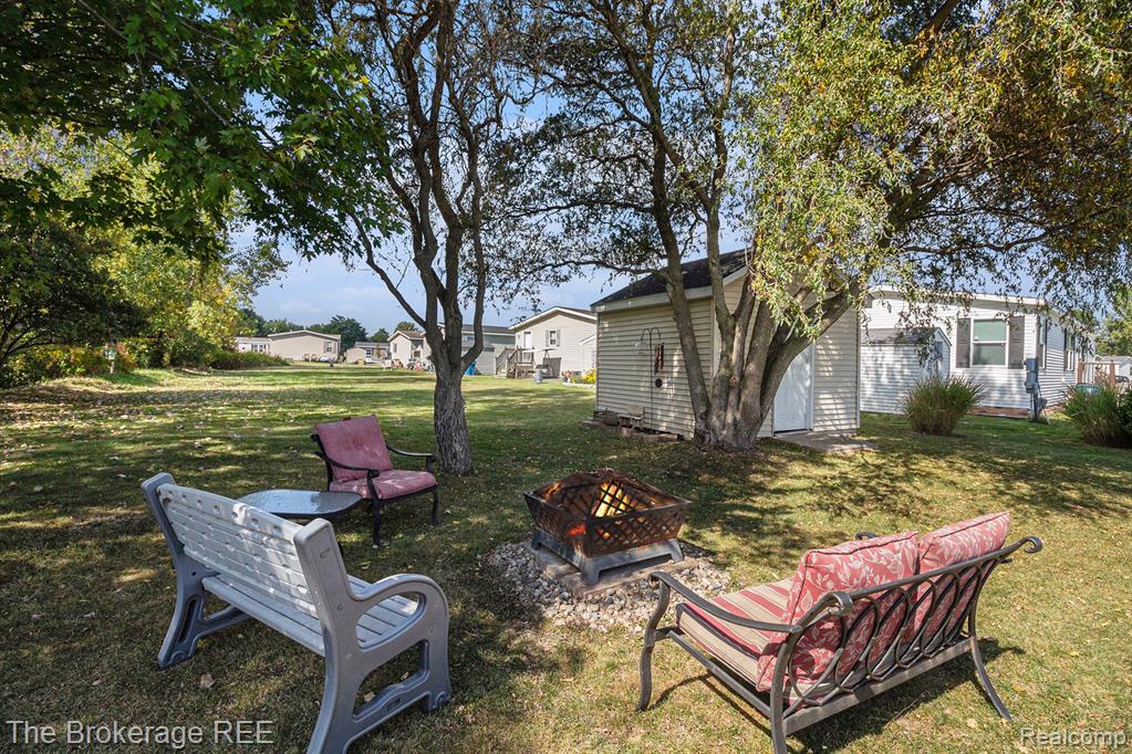 6195 Andora Avenue, Fenton, MI 48430 — Photo 27