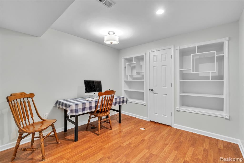 1134 Andover Circle, Commerce Twp, MI 48390 — Photo 36