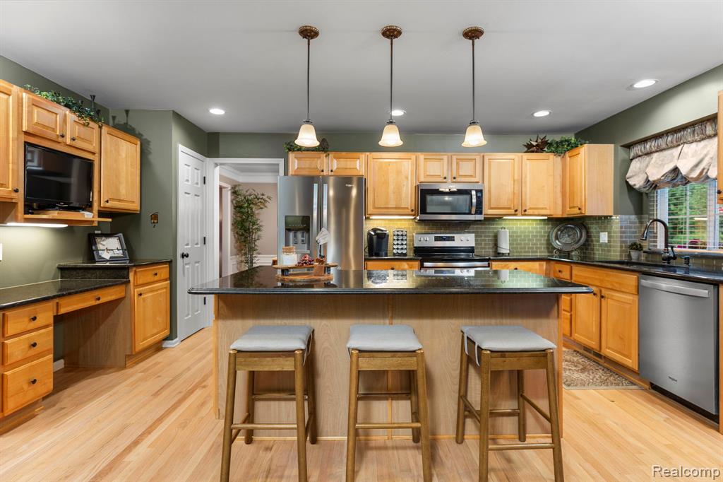 393 Pleasant Ridge Drive, Canton, MI 48188 — Photo 16