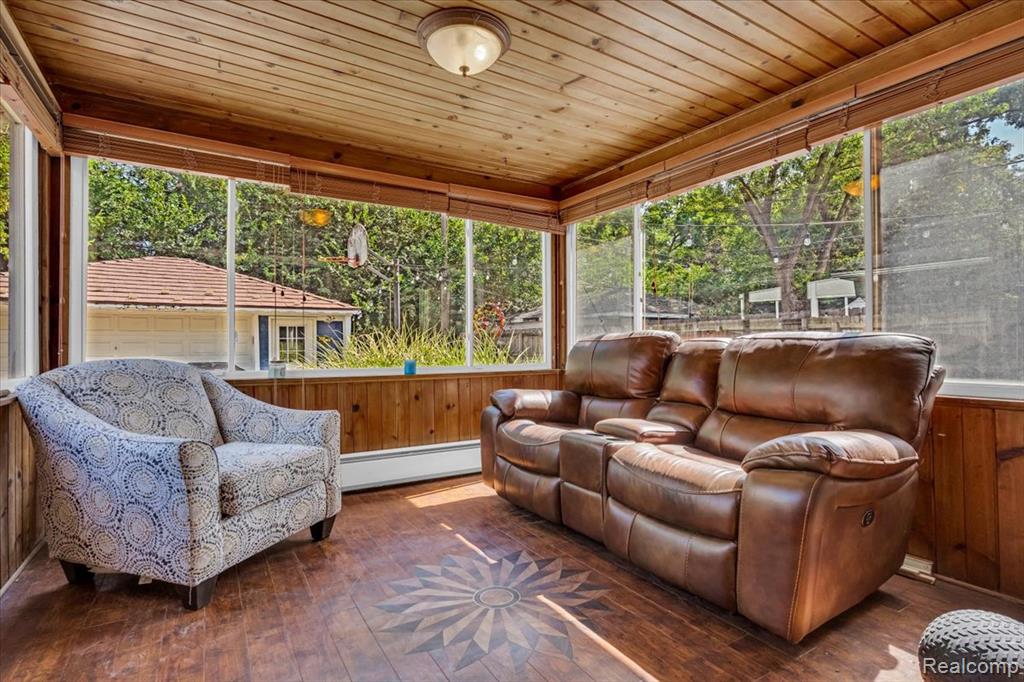 19 Maplefield Road, Pleasant Ridge, MI — Photo 18