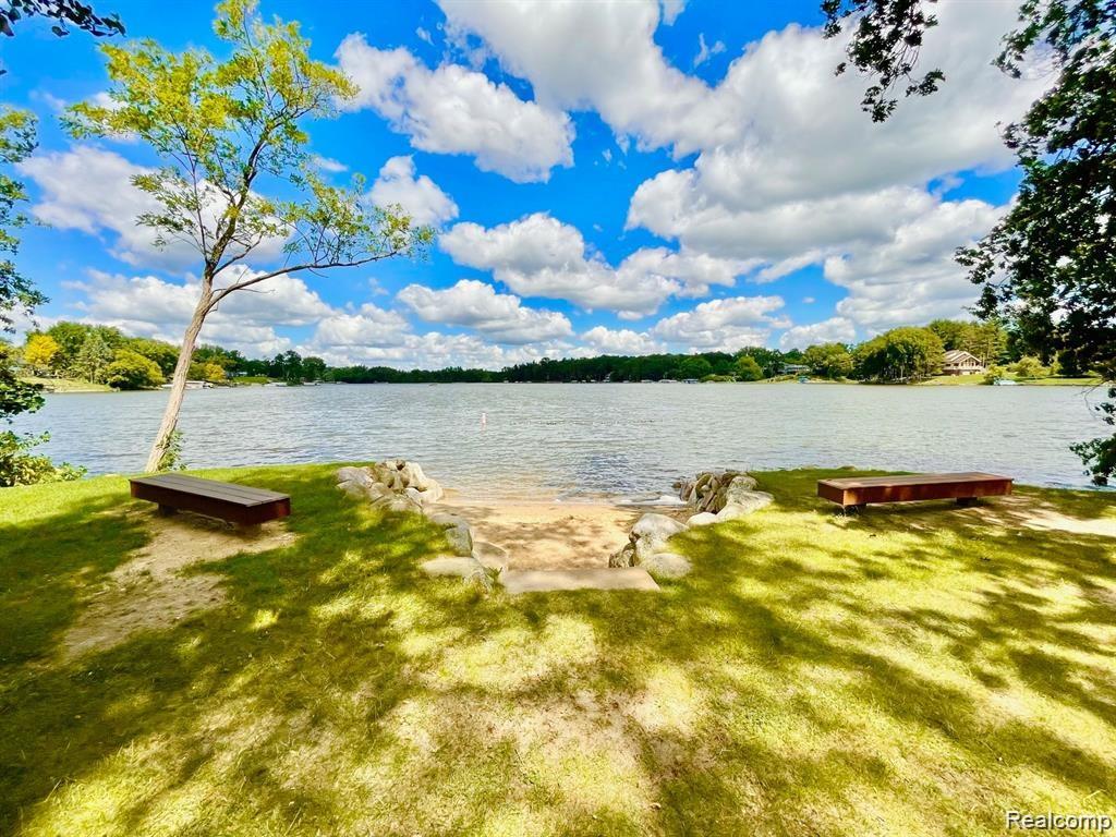 7477 Ore Knob Drive, Fenton, MI 48430 — Photo 51